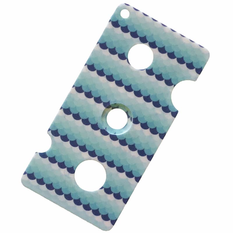 plastic essential oil bottle key with blue and white fish scale pattern